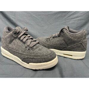 Nike Boys Air Jordan 3 Retro (GS) Sneakers Grey Size 7 DISPLAY MODEL!